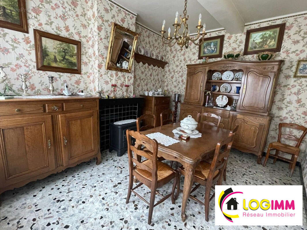 Maison à FONTAINE-AU-BOIS
