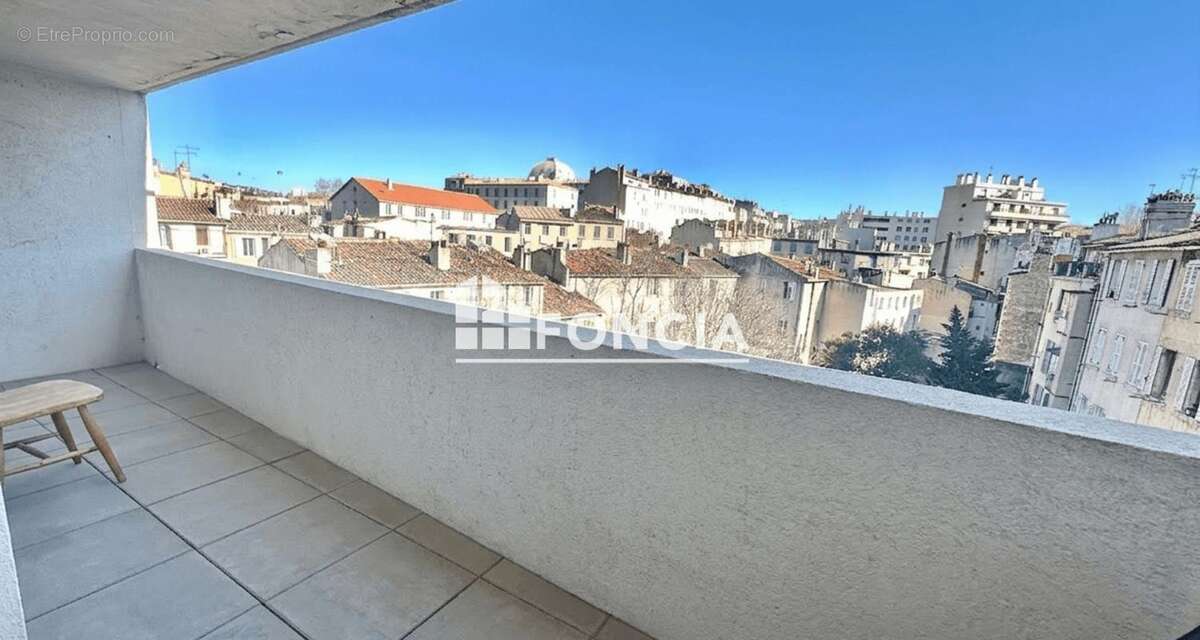 Appartement à MARSEILLE-3E