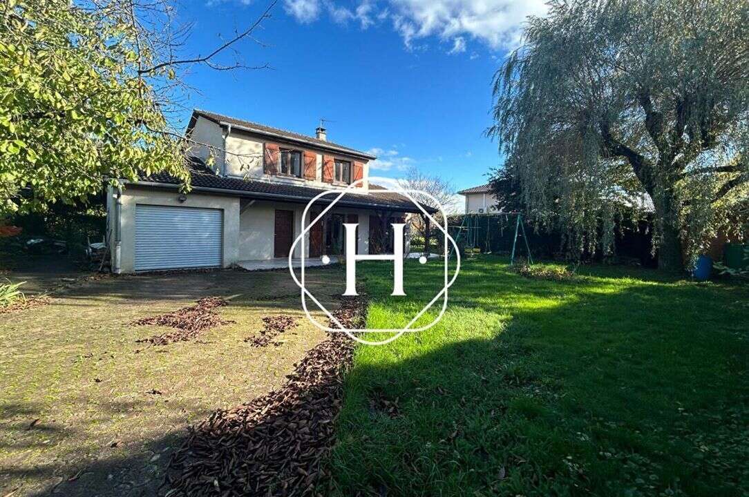 Maison à SAINT-DENIS-LES-BOURG