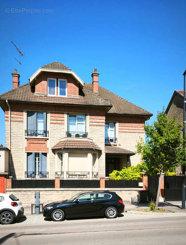 Maison à PONT-SAINTE-MARIE
