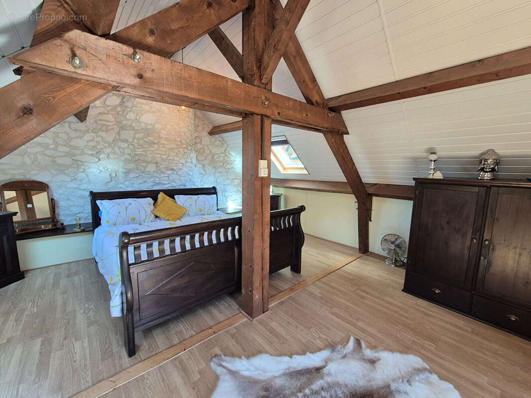 CORRÈZE. PEYRISSAC. Maison en pierre avec 3 chambres, gîte en pierre, garage et jardin de 2 062 m². - photo 16