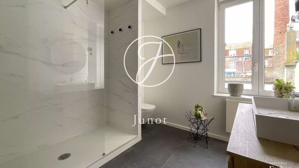Lille - SAINT MAURICE - Maison à vendre 160 m2 - 4 chambres - Jardin - Possibilité garage en plus - photo 6