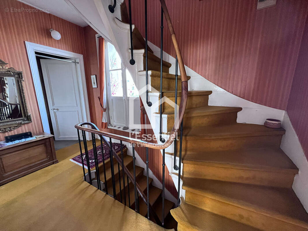 Maison à VERNEUIL-SUR-SEINE