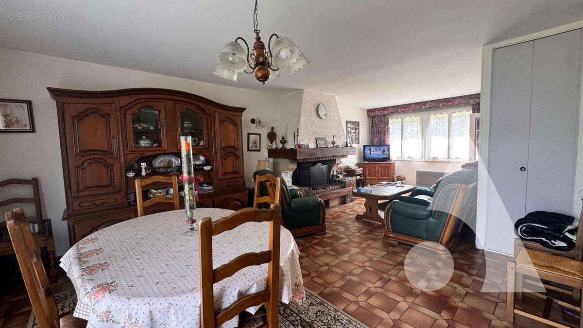 Maison à CREPY-EN-VALOIS