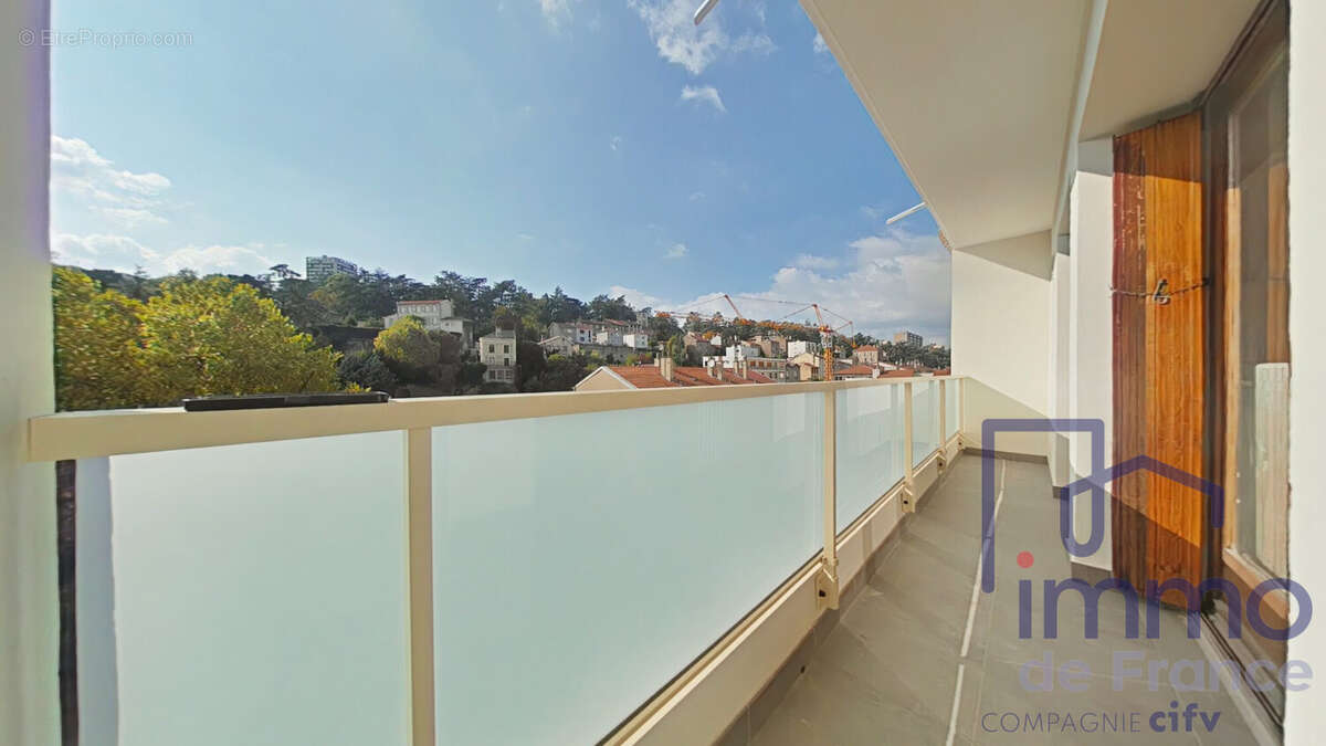 Appartement à SAINT-ETIENNE