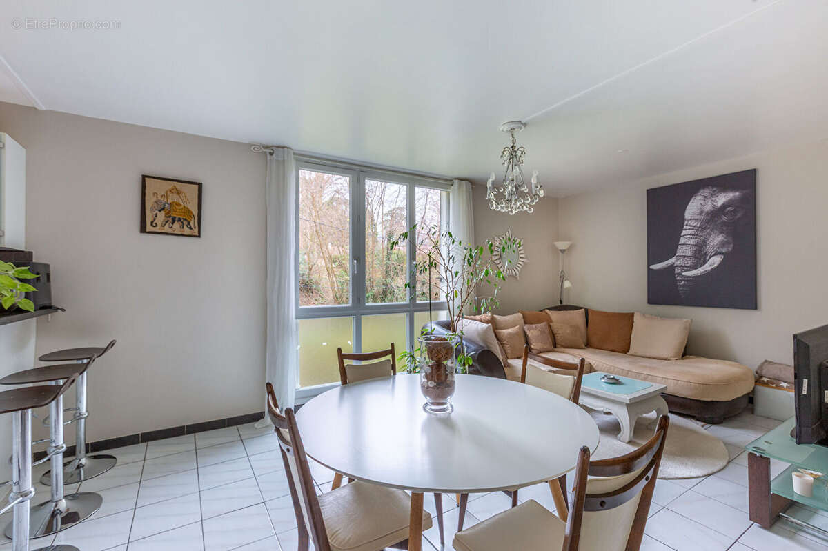 Appartement à COLLONGES-AU-MONT-D&#039;OR