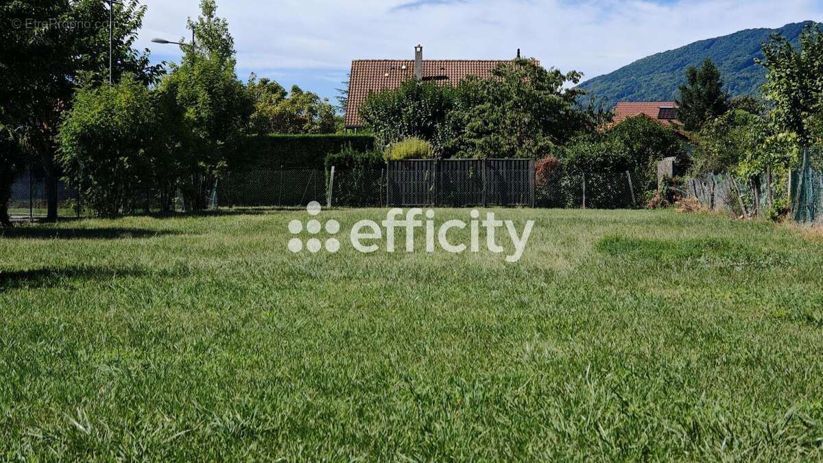 Terrain 1021 m² à Coublevie  - photo 6