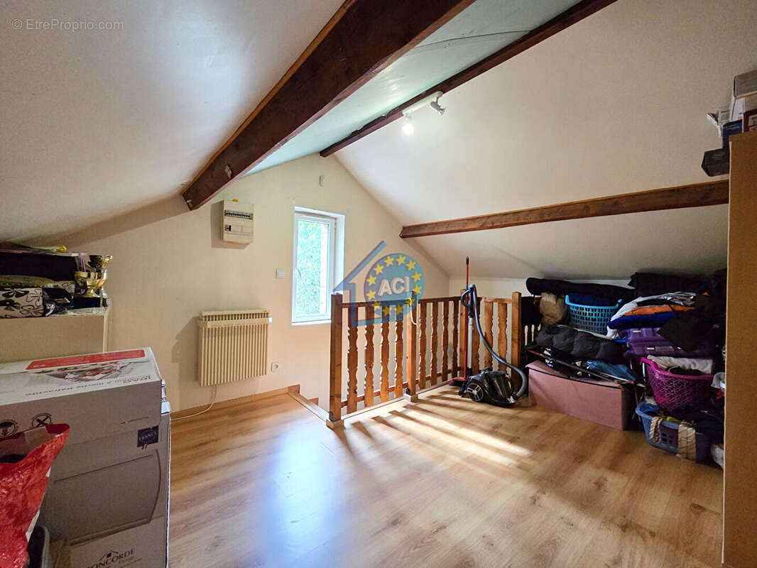 Maison à FOLLAINVILLE-DENNEMONT