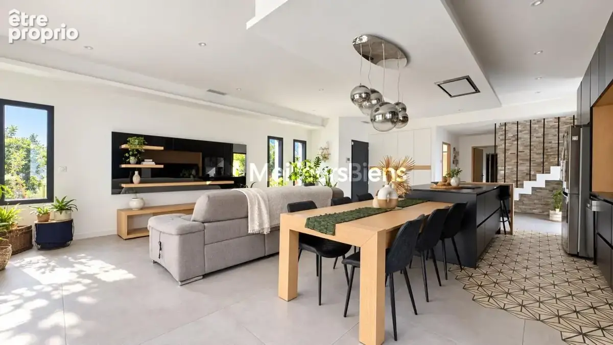 Maison récente de 147 m² avec piscine chauffée, suite parentale et garage - photo 3