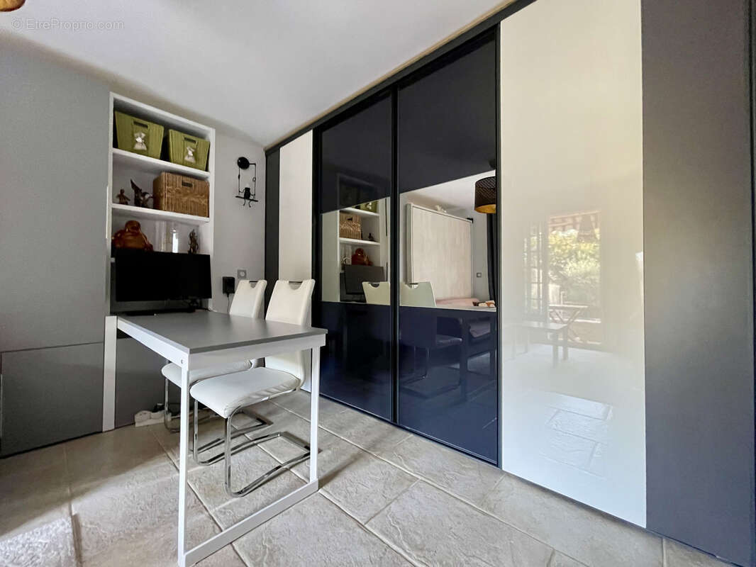 Appartement à SIX-FOURS-LES-PLAGES