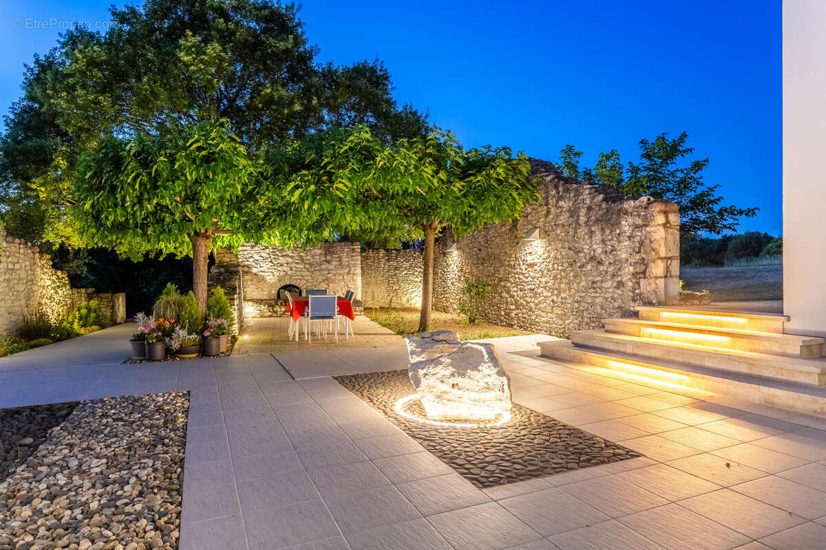 Maison à MONTAIGU-DE-QUERCY