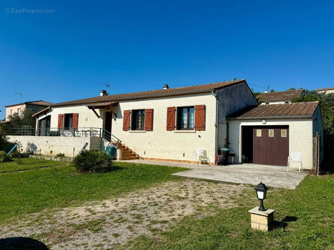 Maison à LABLACHERE