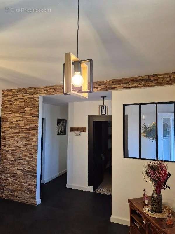Appartement à PONT-DE-VEYLE