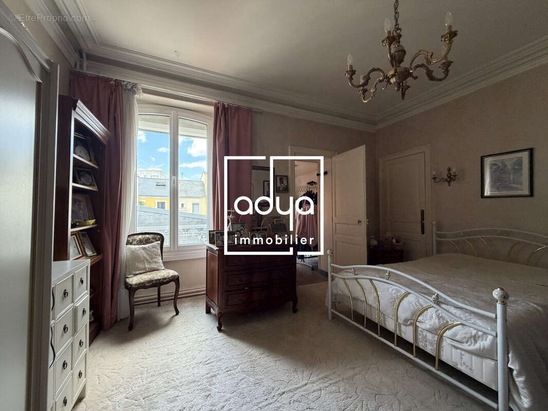 Maison 270 m² à Le Mans  - photo 9