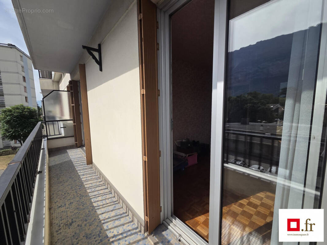 Appartement 63 m² à Saint-Egreve  - photo 2