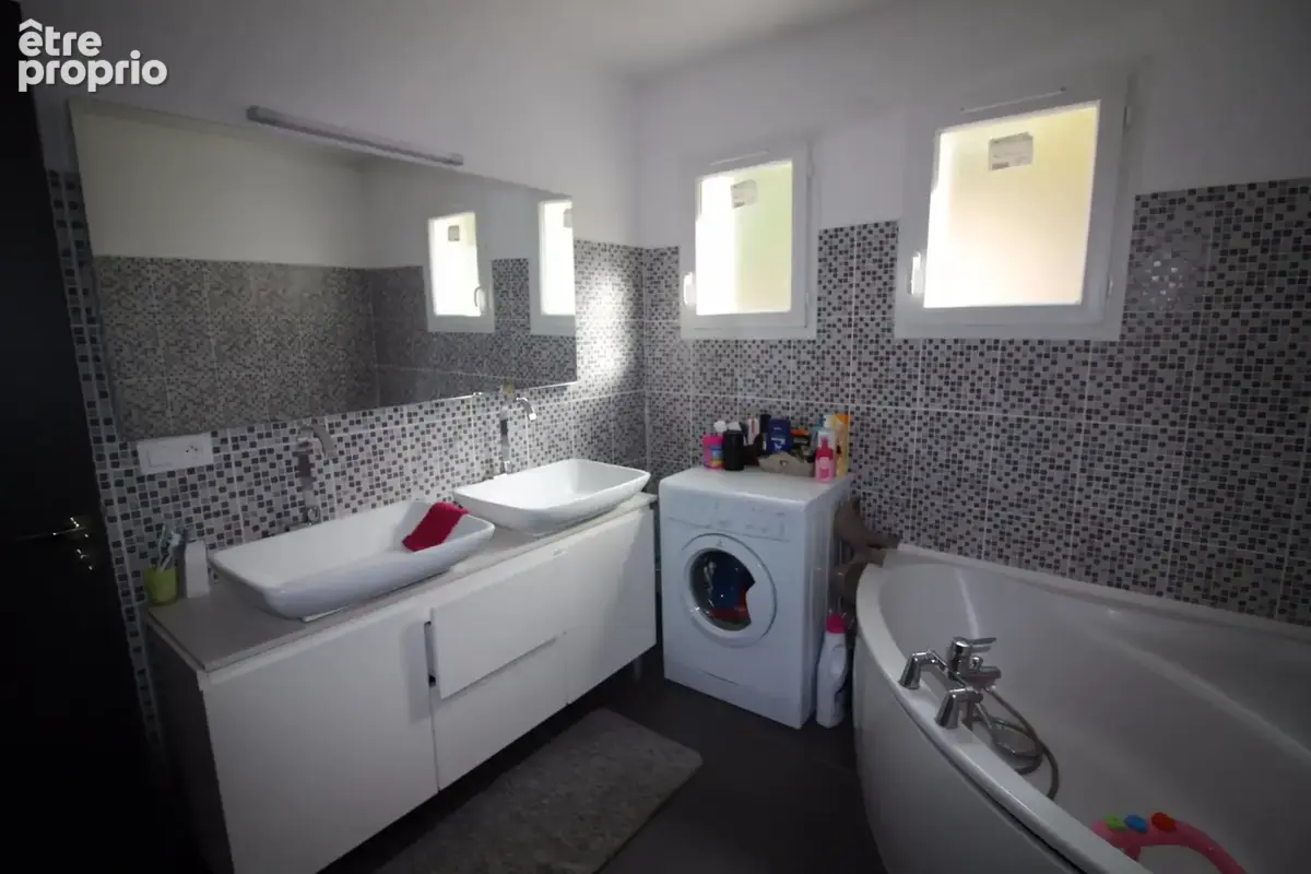 Maison de 210 m2. Terrain de 860 m2. - photo 10