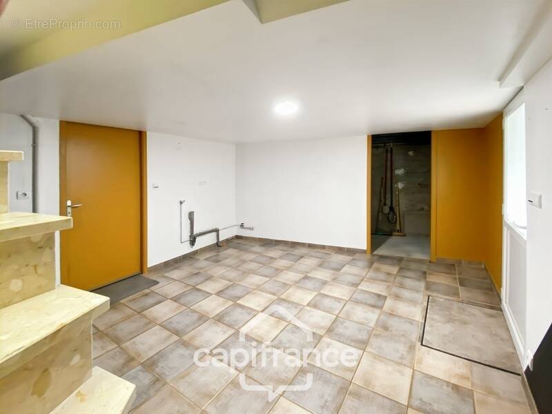 Maison d'environ 81 m² avec sous-sol aménageable de 40 m2 et son jardin de 418 m² – Crozes-Hermitage (26) - photo 4