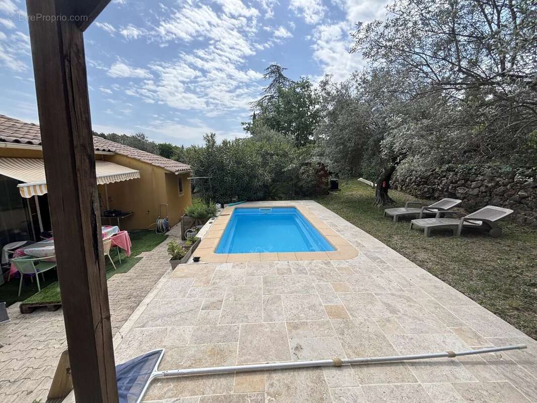 Figanières – Villa de plain-pied avec piscine dans environnement privilégié - photo 10