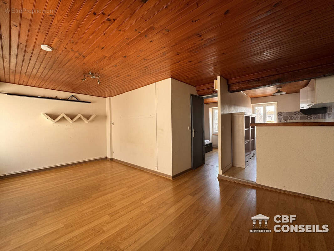 Appartement 43 m² à Riom  - photo 2
