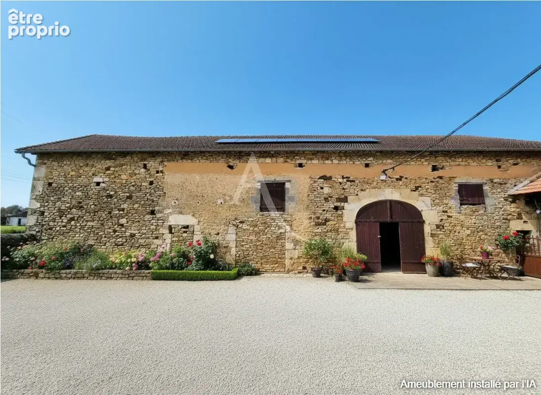 Corps de ferme: Maison en pierre et dépendances 556m² - photo 3