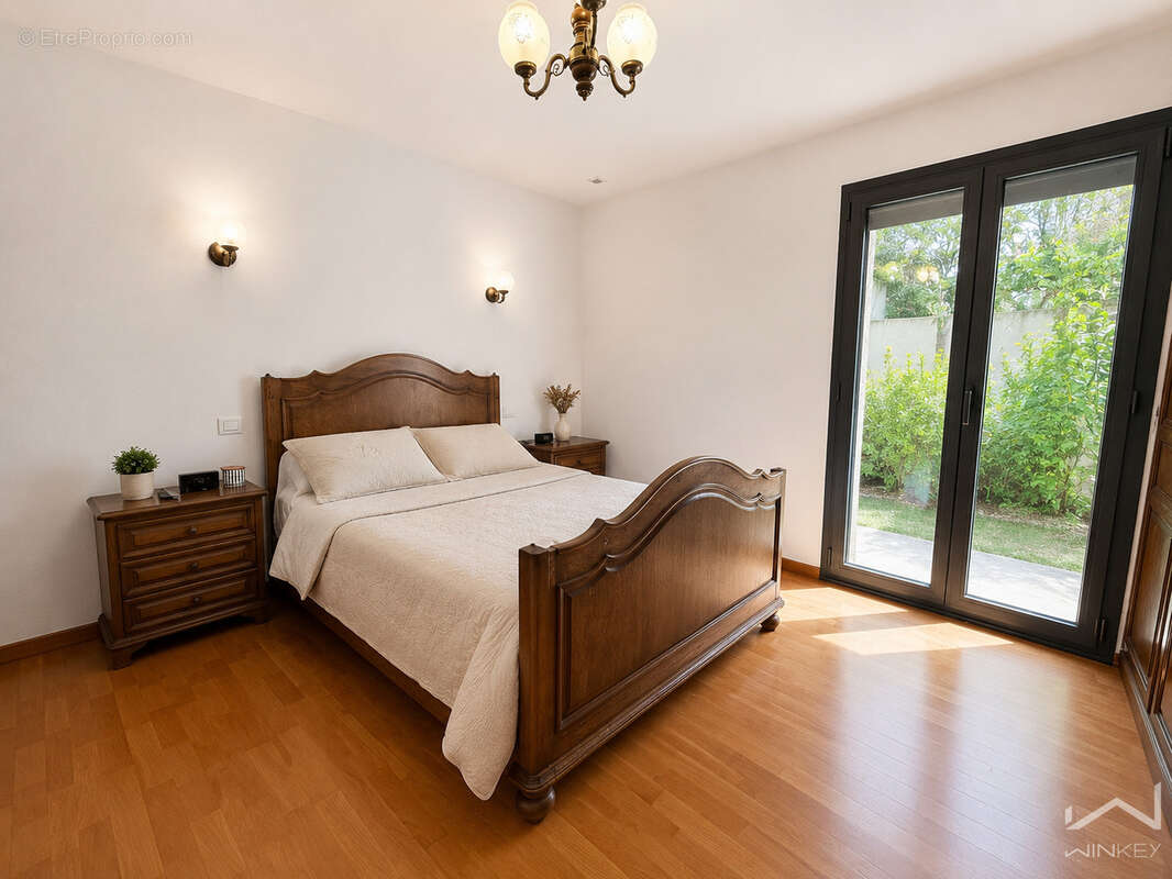Maison à UCHAUX