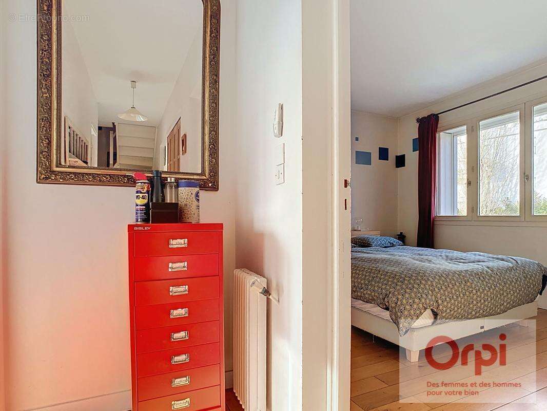 Maison à ISSY-LES-MOULINEAUX