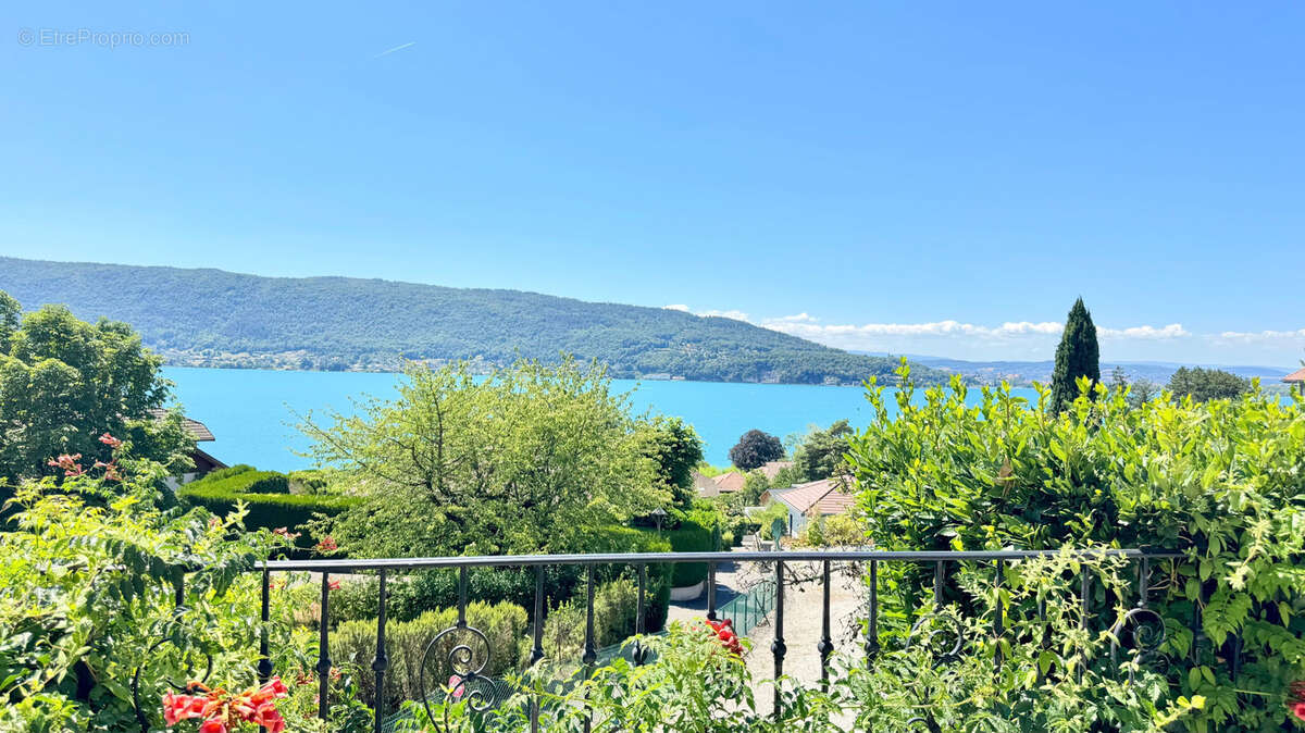 Appartement à VEYRIER-DU-LAC