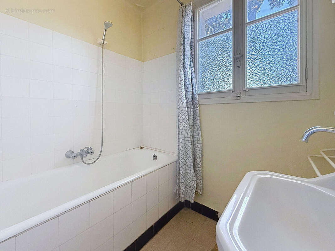 Villeneuve-lès-Avignon  Maison 150 m² sur 775 m² de terrain - photo 7