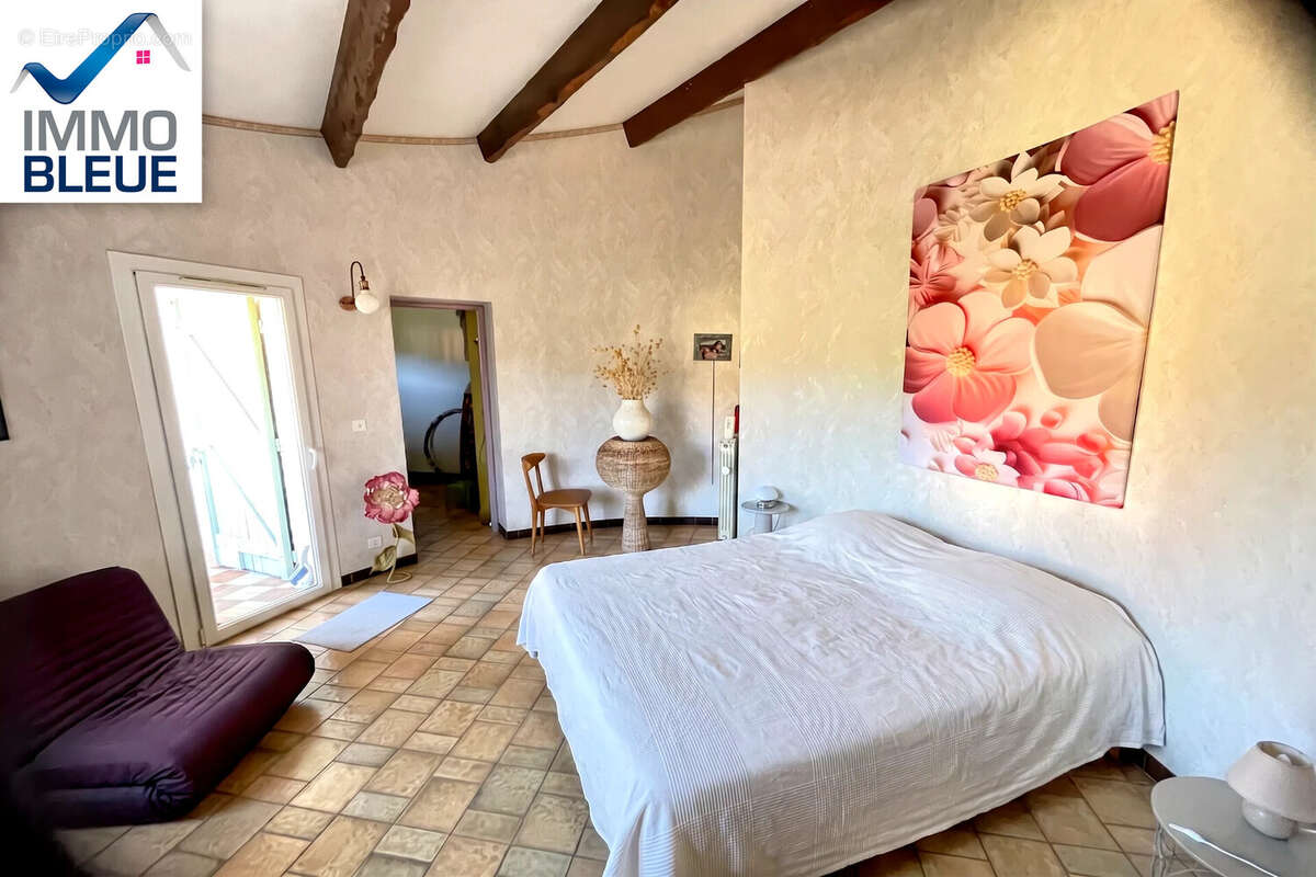 Maison à CHATEAUNEUF-LES-MARTIGUES
