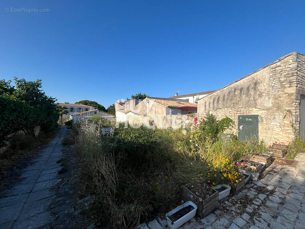 Terrain à LA FLOTTE