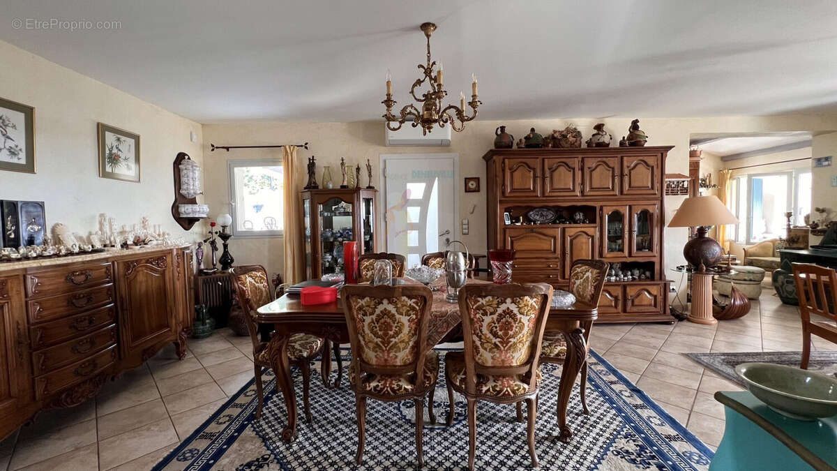 Maison à LES ISSAMBRES