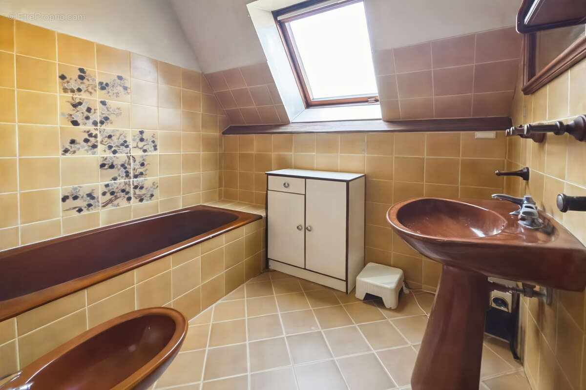 Maison à VERRIERES-LE-BUISSON