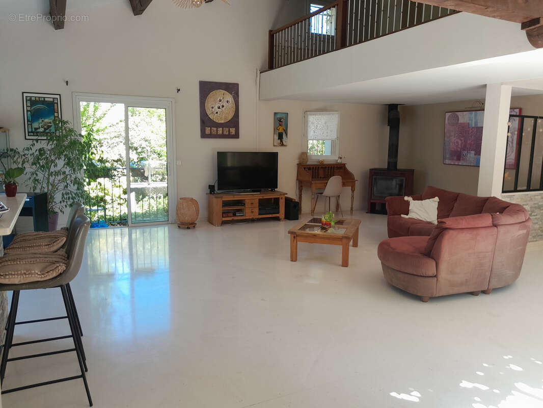 Villa t6 avec piscine et jardin - photo 15