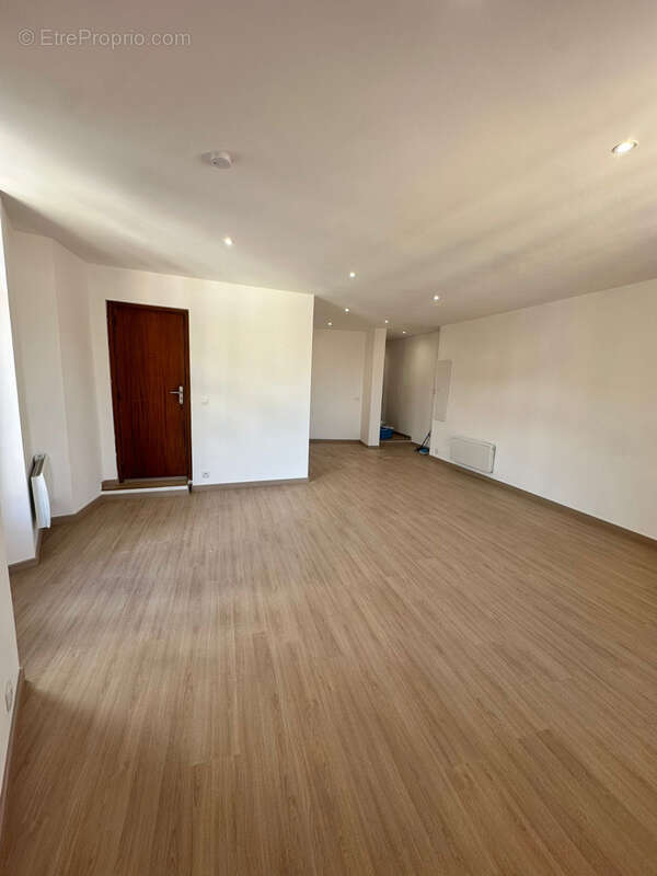 Appartement type 3 entièrement rénové avec vue dégagée - photo 2