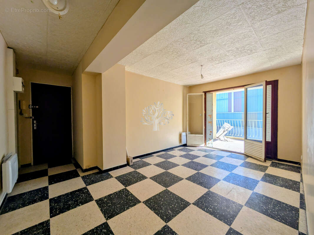 Appartement à SIX-FOURS-LES-PLAGES