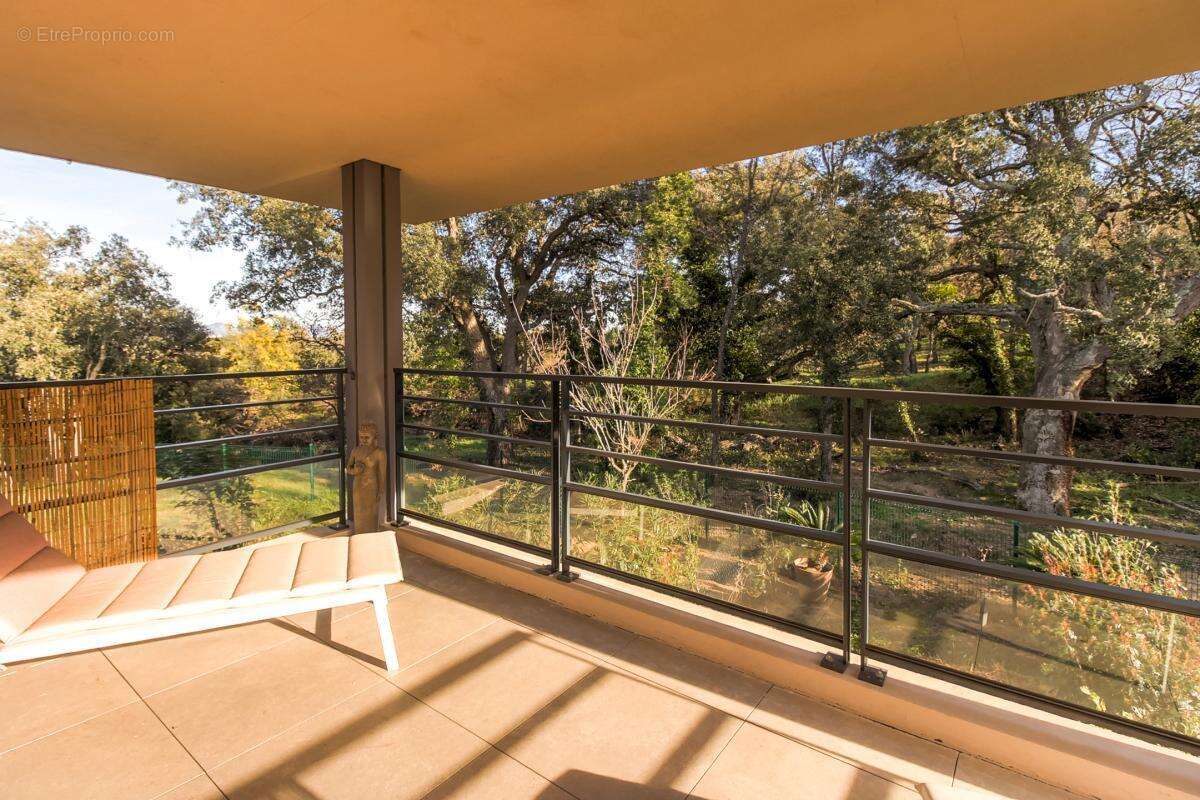 Maison à ROQUEBRUNE-SUR-ARGENS