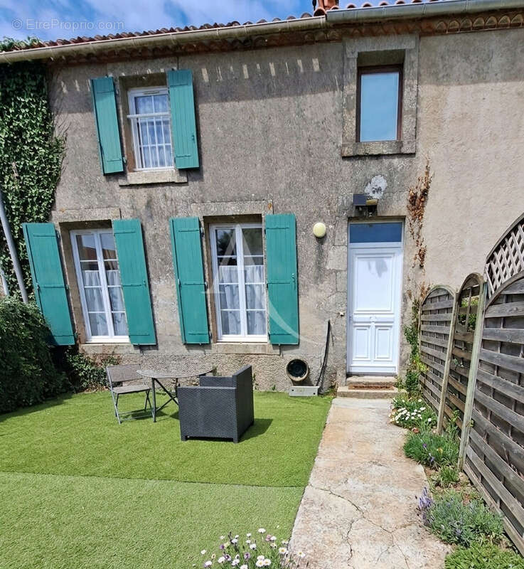 Maison à LES HERBIERS