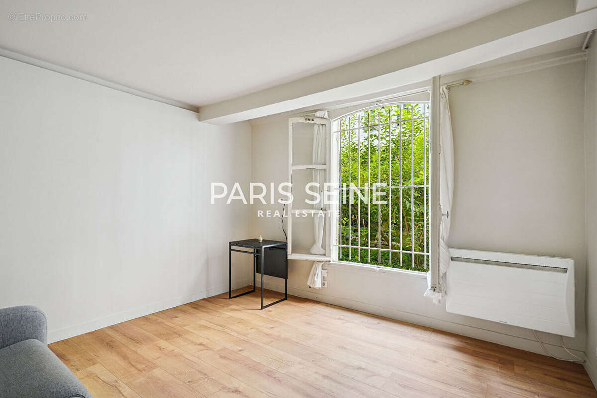 Appartement à PARIS-7E