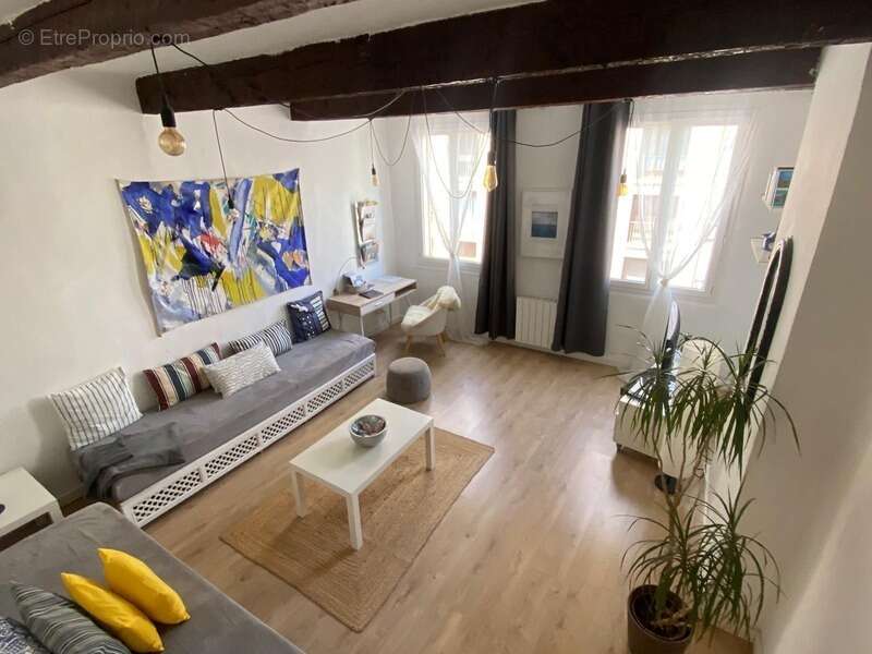 Appartement à MARSEILLE-2E