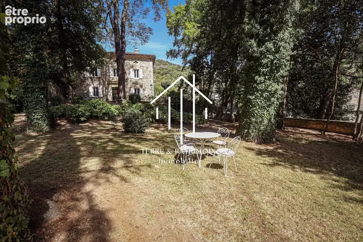 Maison de maître au cœur d’un parc de plus de 8 000 m² à Vals-les-Bains - photo 5