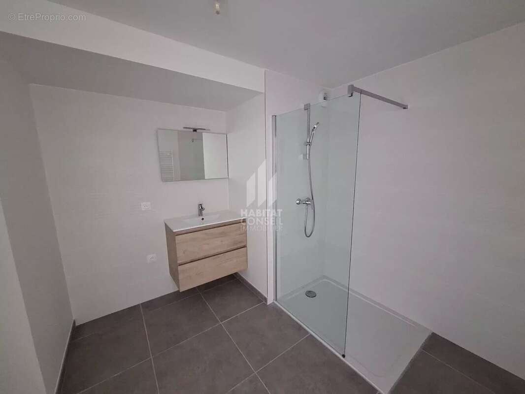 Appartement à CORENC