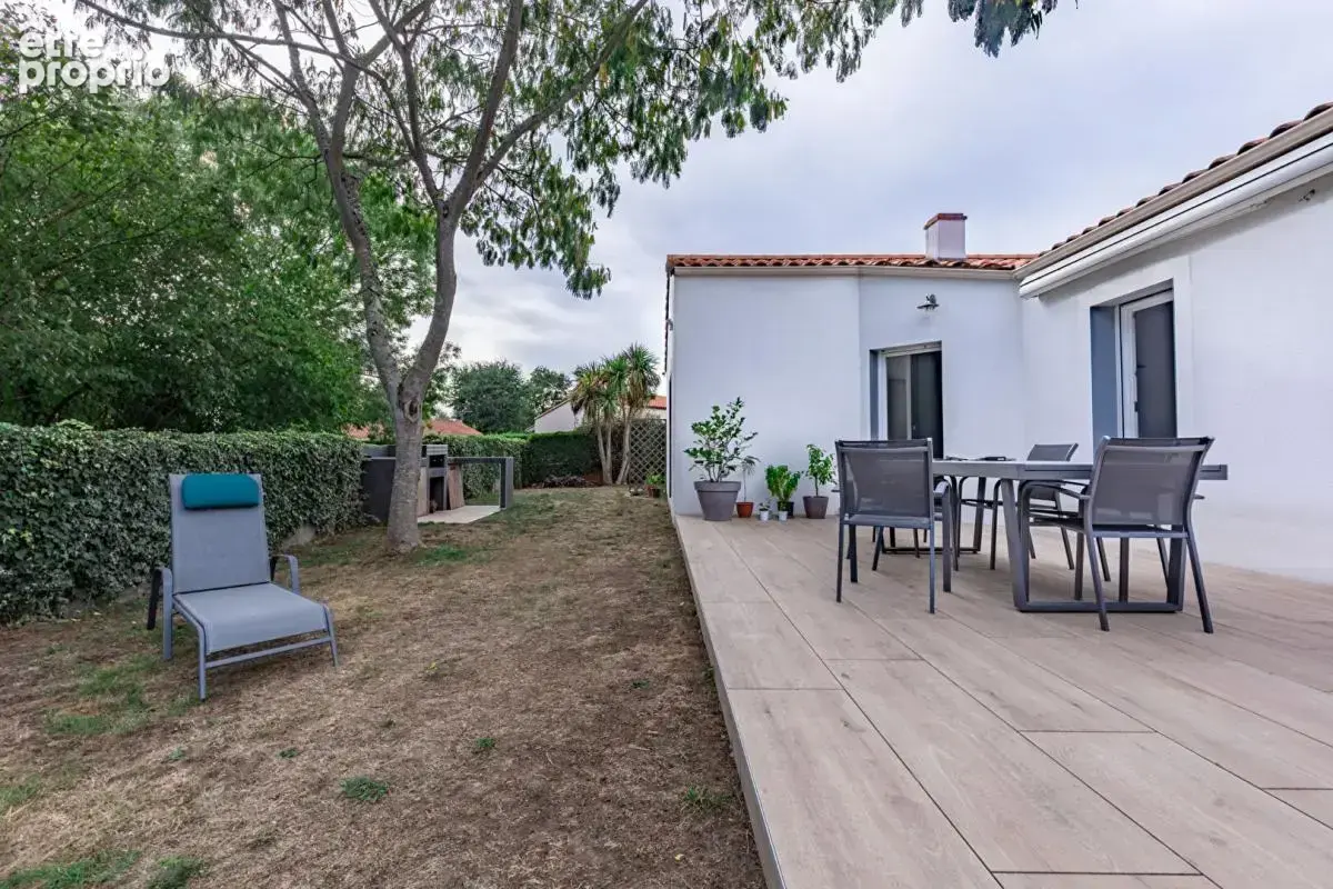 Maison Gorges 6 P . 4 Chs . Bureau . 126.3 M² . Double garages . T 932 M² . Terrasse . Abri jardin - photo 14