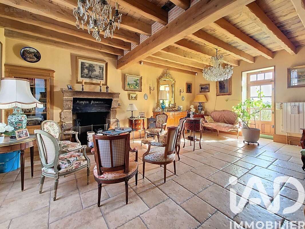 Maison 162 m² à Franchesse  - photo 2