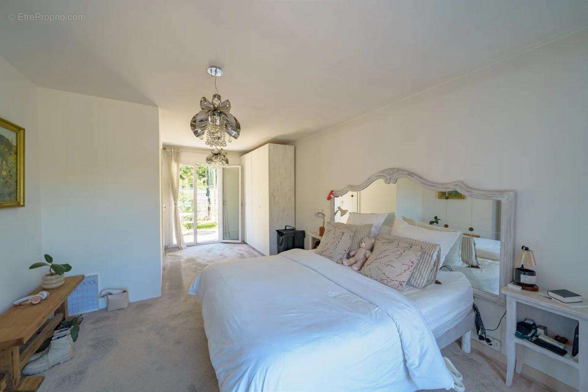 Maison à LA VALETTE-DU-VAR