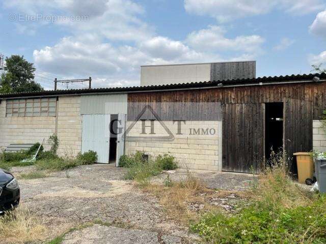 Commerce à SAVIGNY-SUR-ORGE