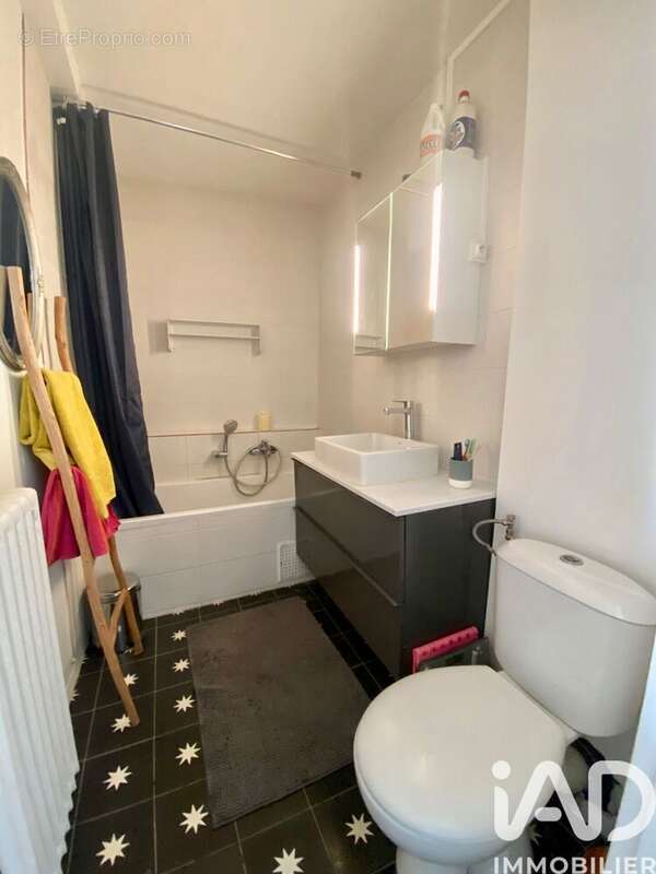 Photo 6 - Appartement à LES LILAS