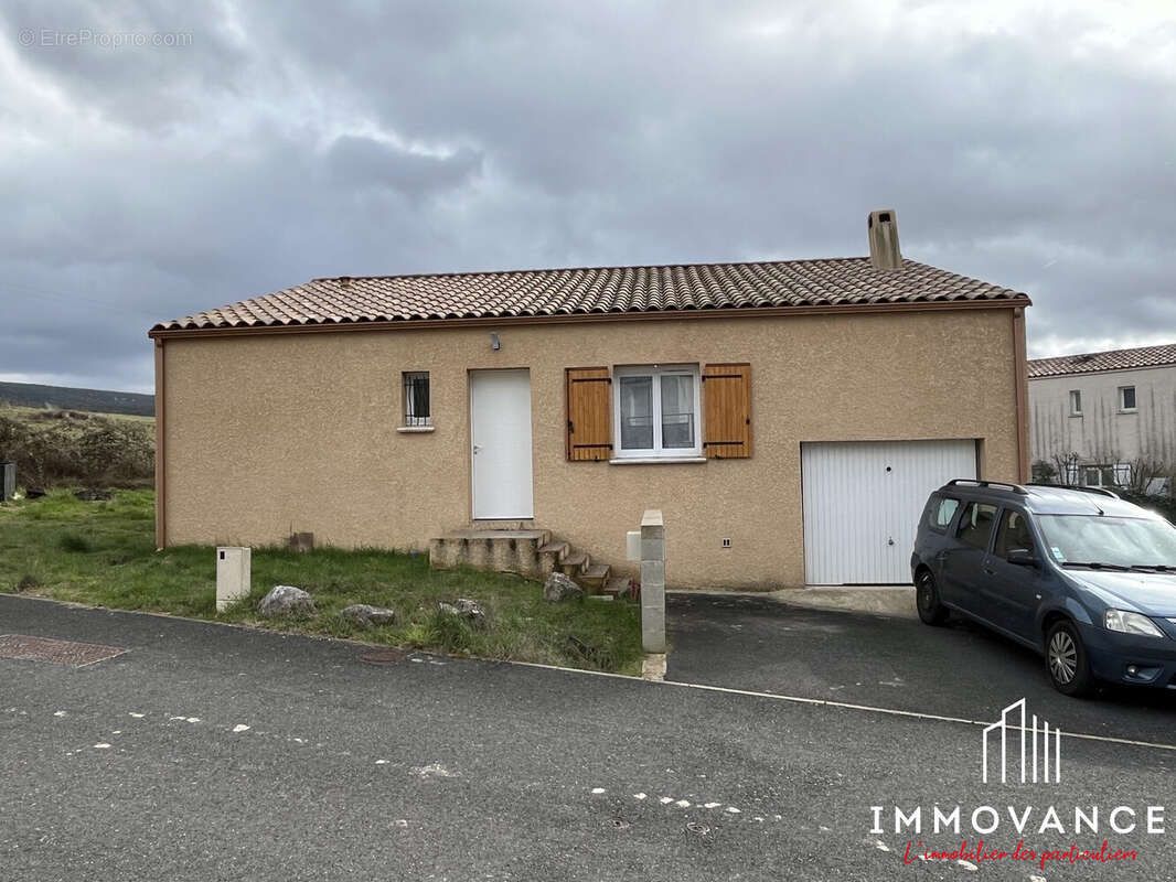 Maison à MONTOULIEU
