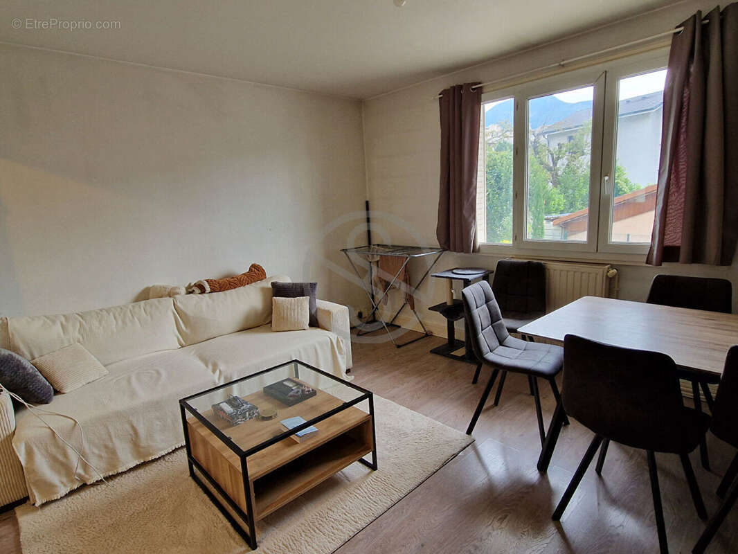 Appartement à FONTAINE