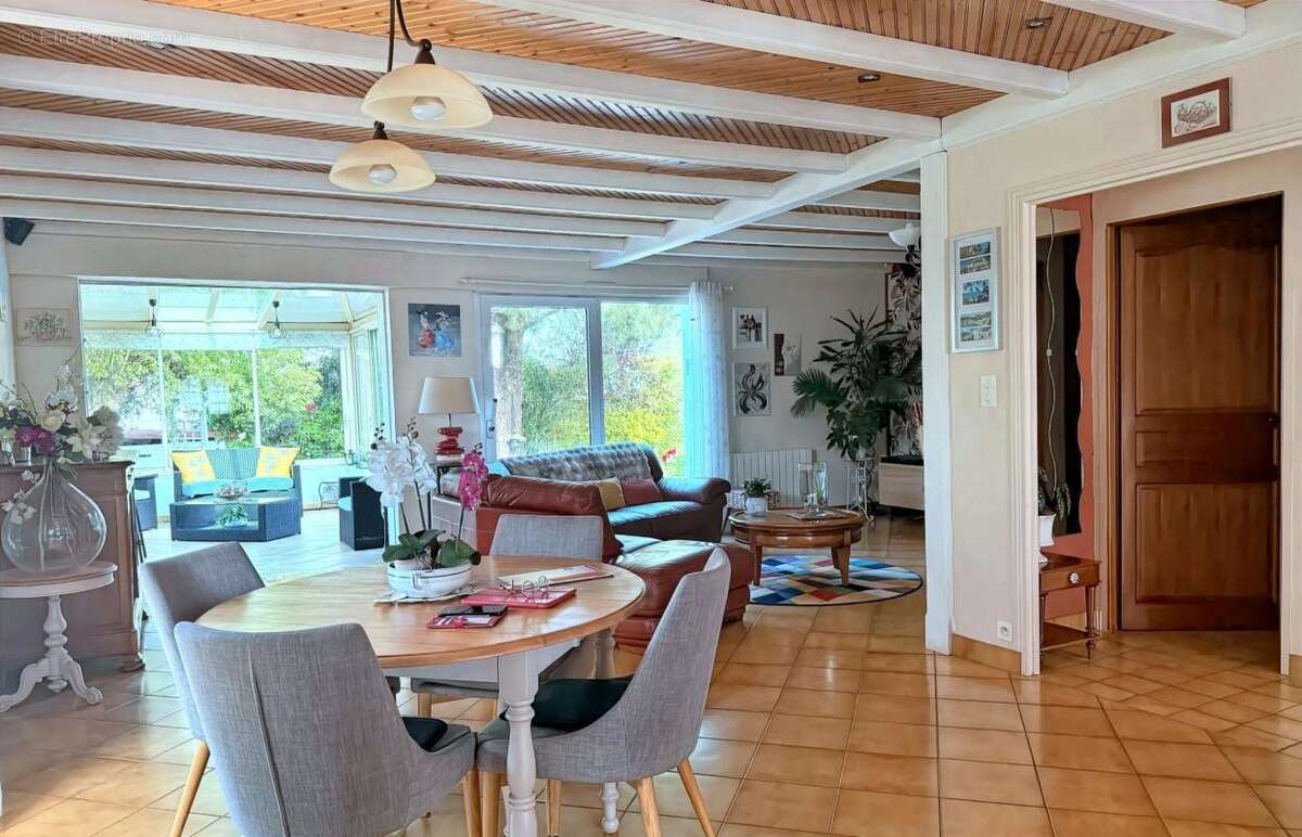 NOUVEAU PRIX   Plain-pied à la Pironnière avec jardin arboré - photo 3
