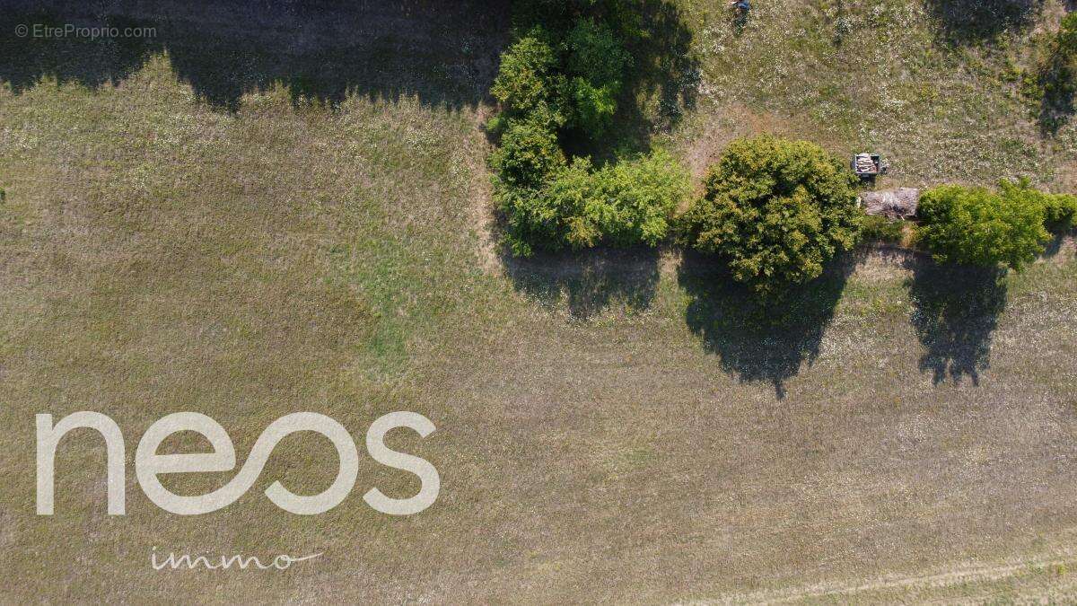 Terrain à MEHUN-SUR-YEVRE